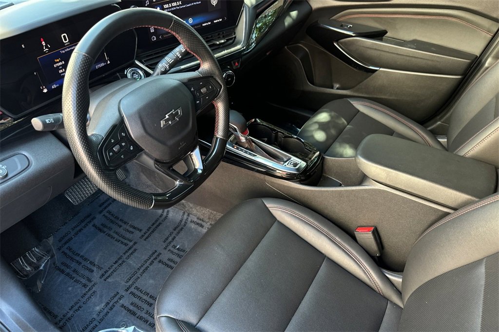 Used 2024 Chevrolet Trax RS w/ Sunroof Package image 9