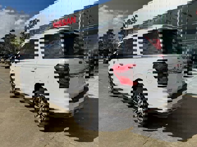 Used 2024 Ford Expedition Limited image 3