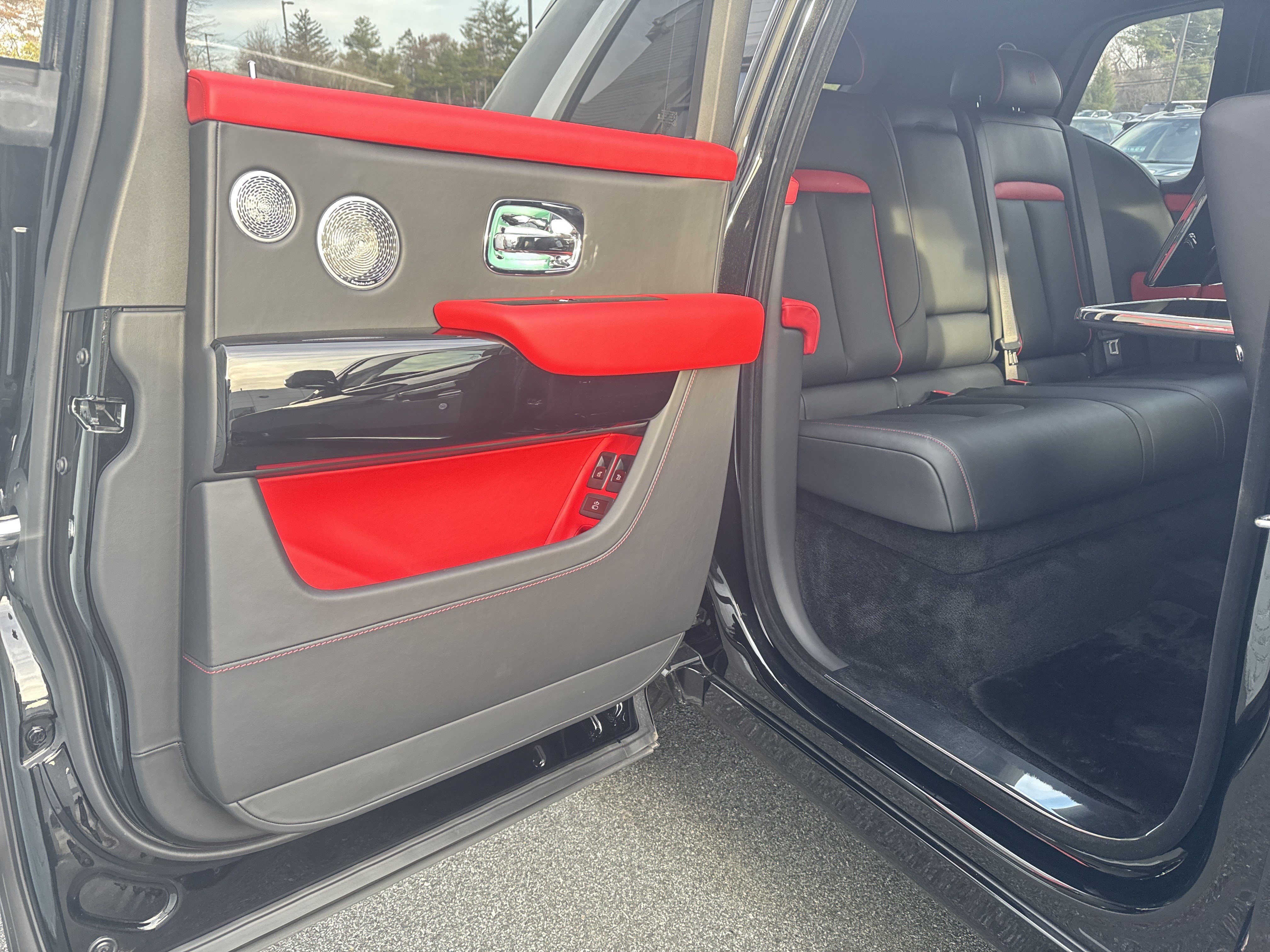 Certified 2025 Rolls-Royce Cullinan AWD/4WD image 54