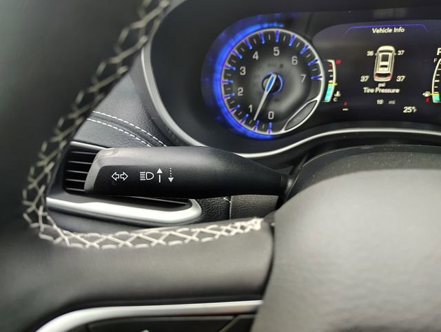 New 2026 Chrysler Pacifica Select image 21