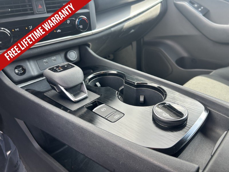 Used 2024 Nissan Rogue S AWD/4WD image 25