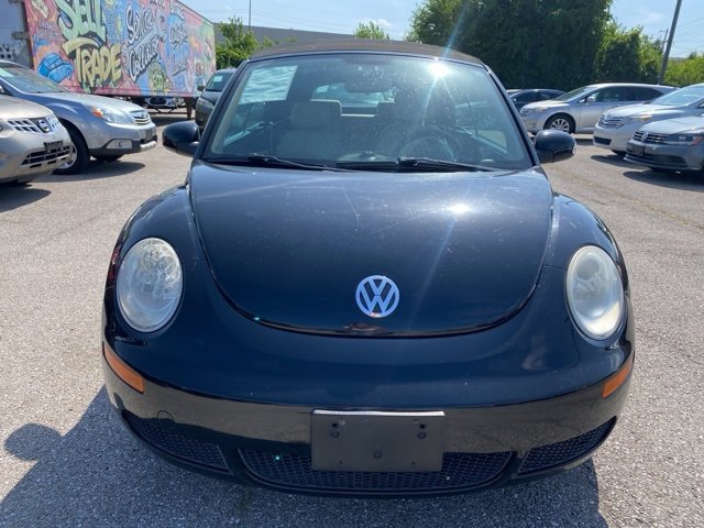 Used 2009 Volkswagen Beetle S image 2