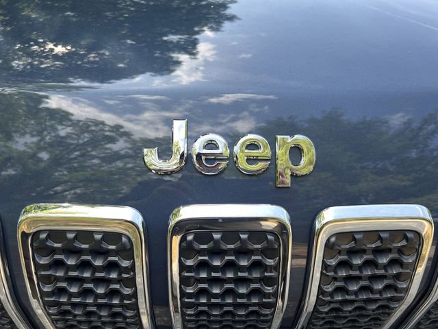 Used 2020 Jeep Cherokee Latitude w/ Cold Weather Group FWD image 30