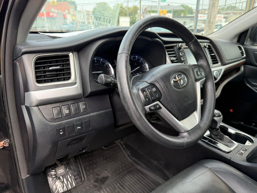 Used 2015 Toyota Highlander Limited AWD/4WD image 13