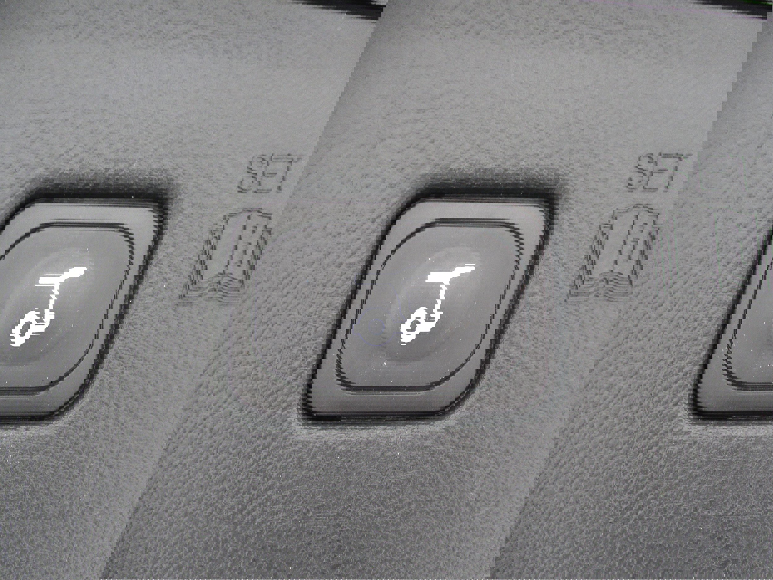 Used 2024 Ford Edge Titanium image 43