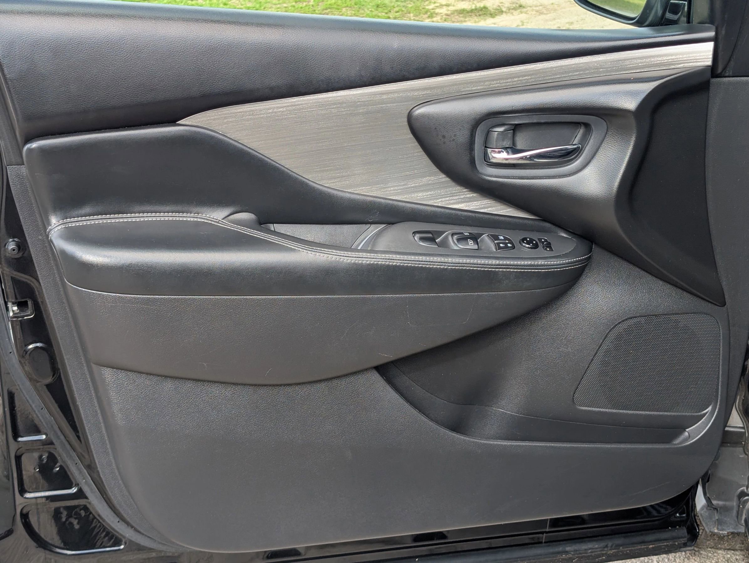 Used 2017 Nissan Murano SV image 15