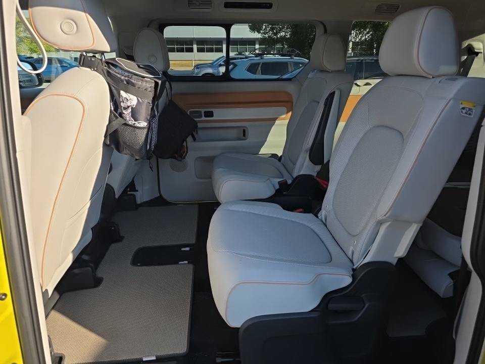 Used 2025 Volkswagen ID. Buzz 1st Edition AWD/4WD image 15