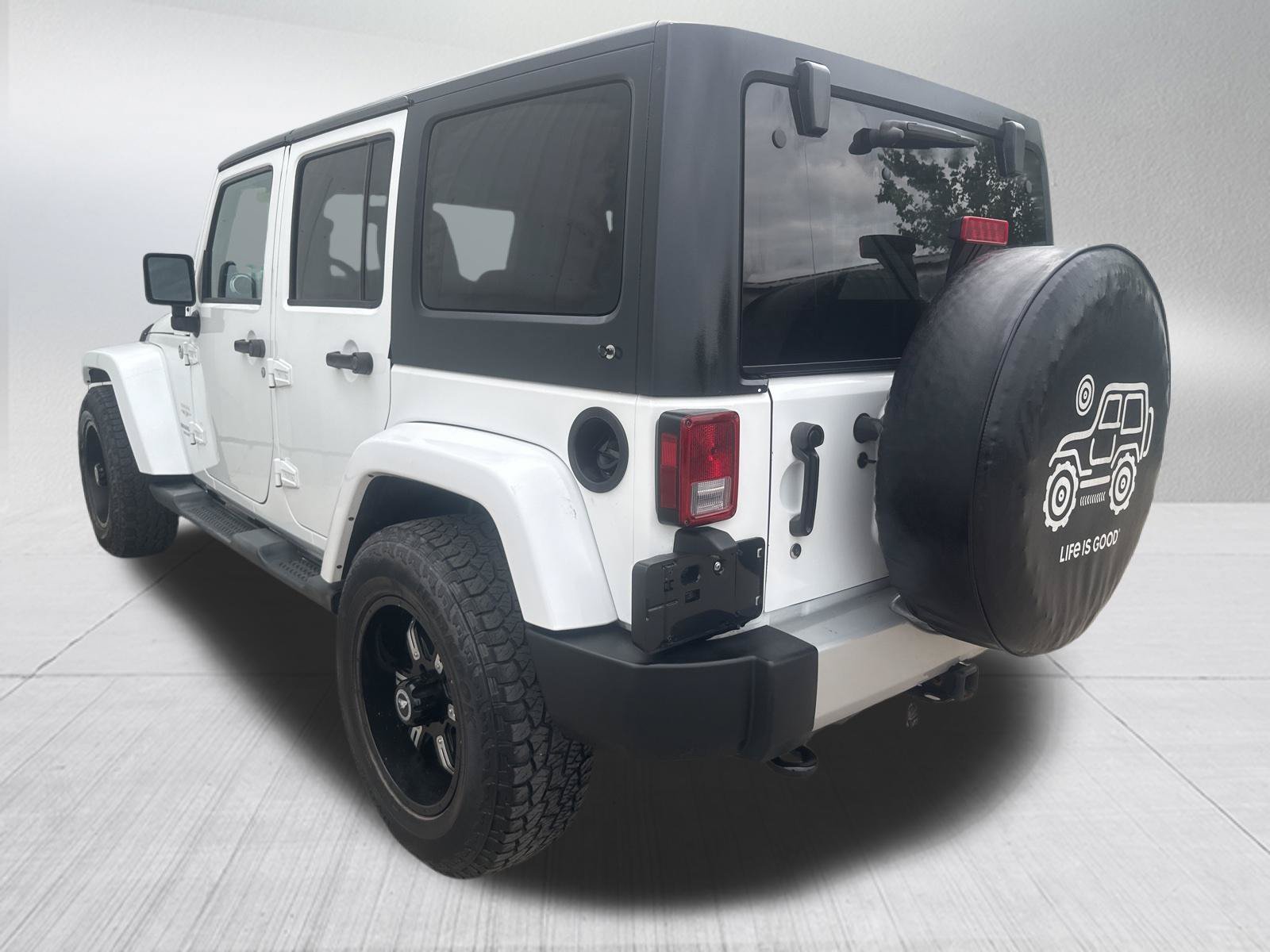 Used 2013 Jeep Wrangler Unlimited Sahara AWD/4WD image 6