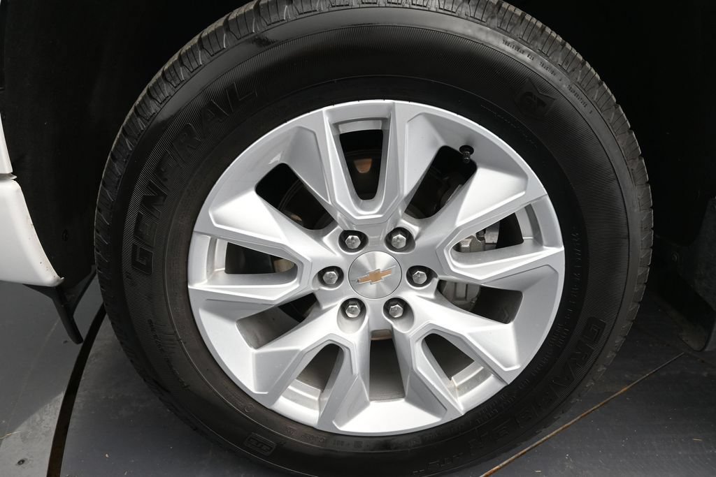 Used 2025 Chevrolet Silverado 1500 Custom AWD/4WD image 17