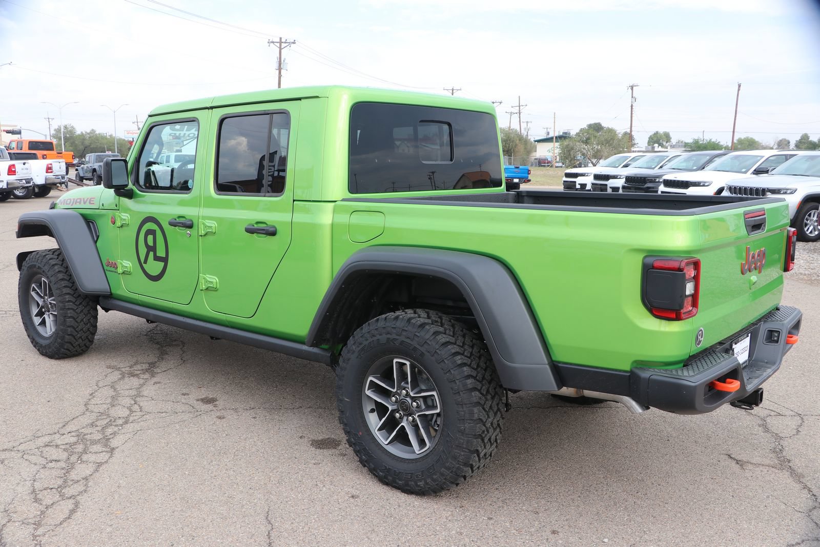 New 2025 Jeep Gladiator Mojave w/ Convenience Group AWD/4WD image 5