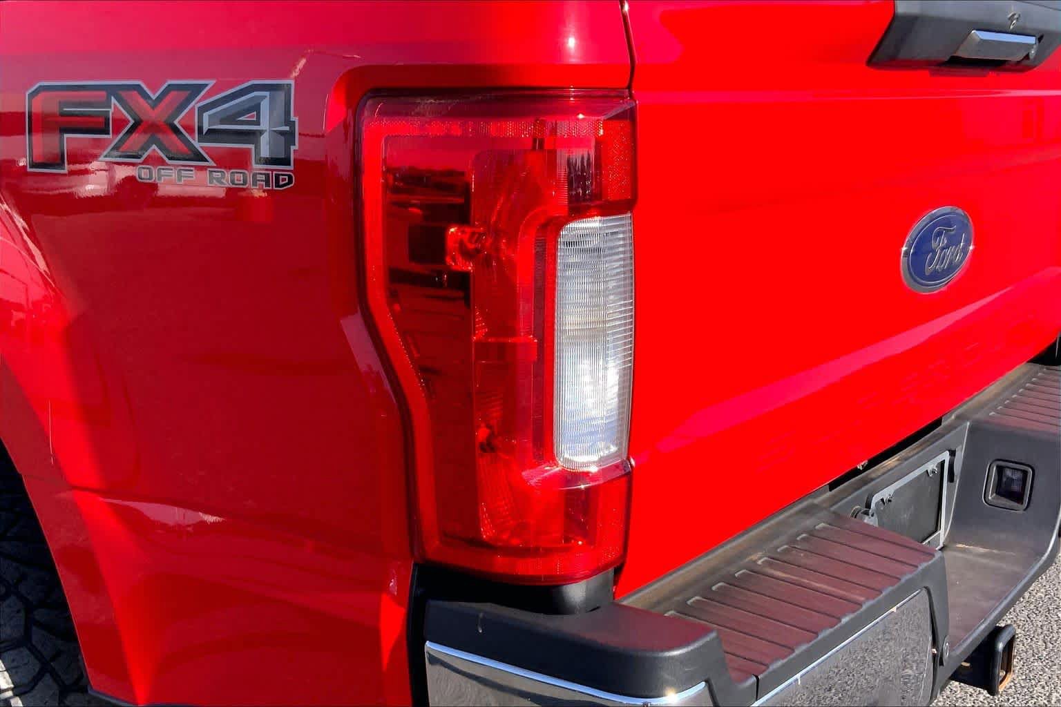 Used 2017 Ford F250 Lariat w/ Lariat Value Package AWD/4WD image 29