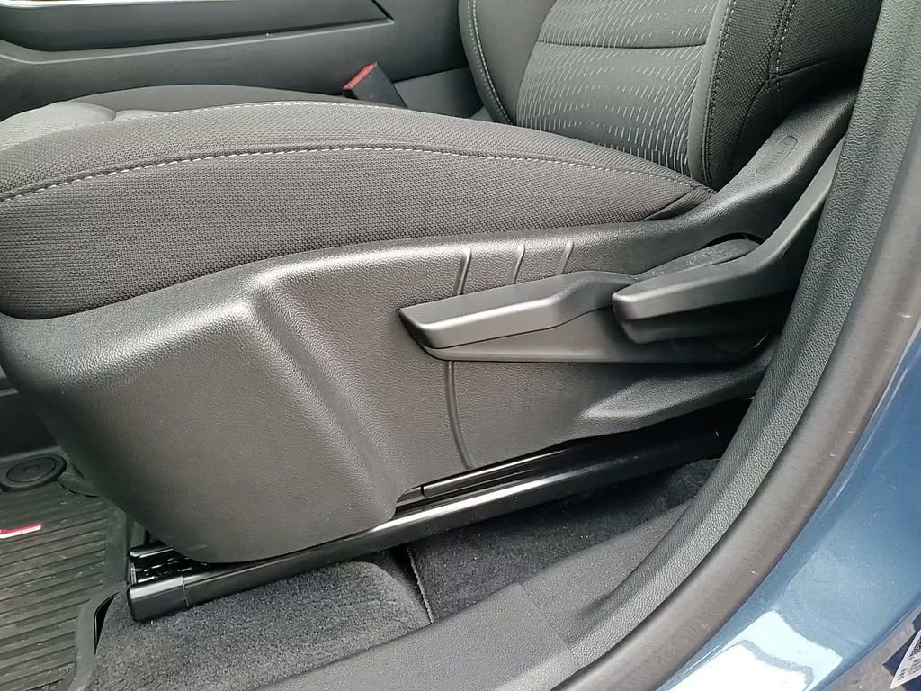 Used 2026 Chevrolet Equinox LT image 19