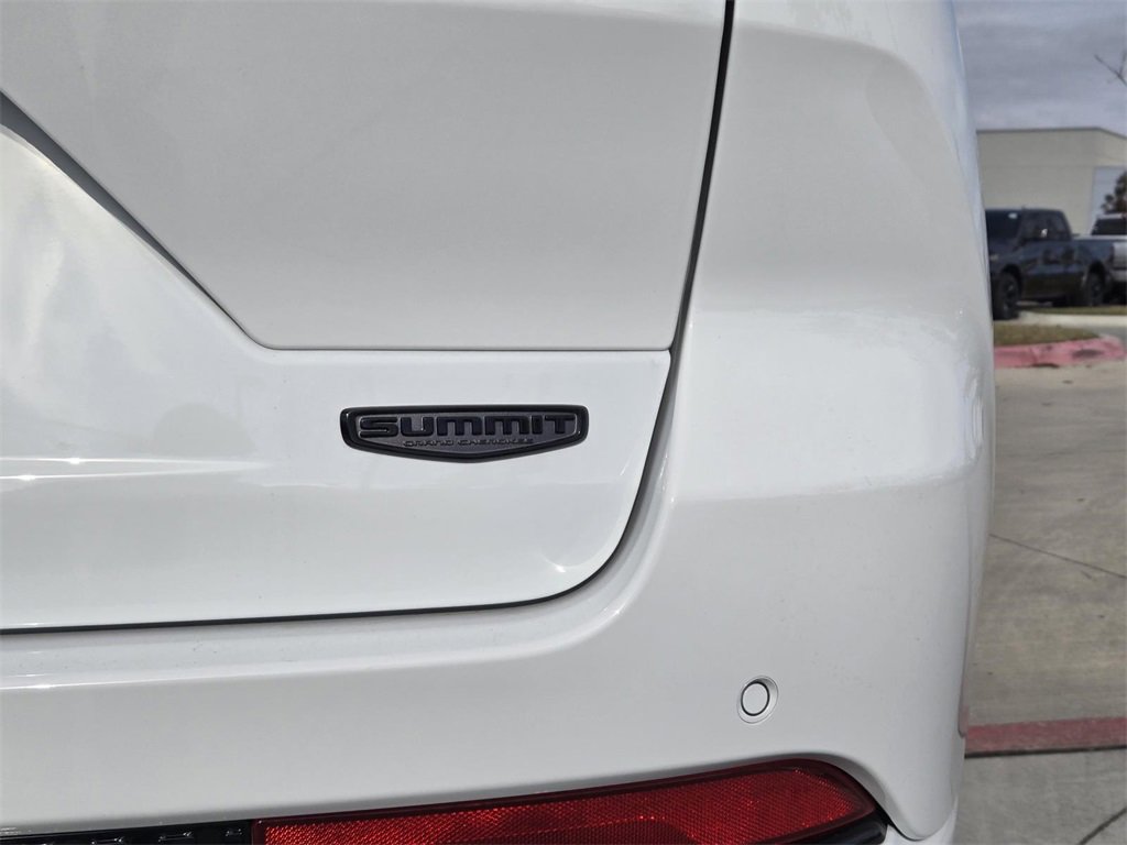 New 2025 Jeep Grand Cherokee Summit w/ Obsidian Package image 5