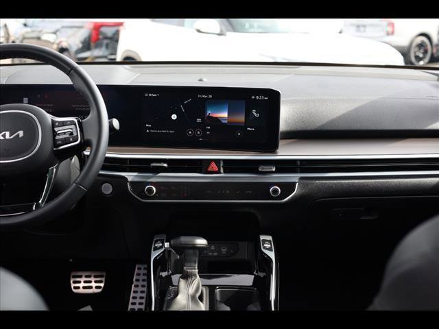Used 2025 Kia Sorento SX image 11