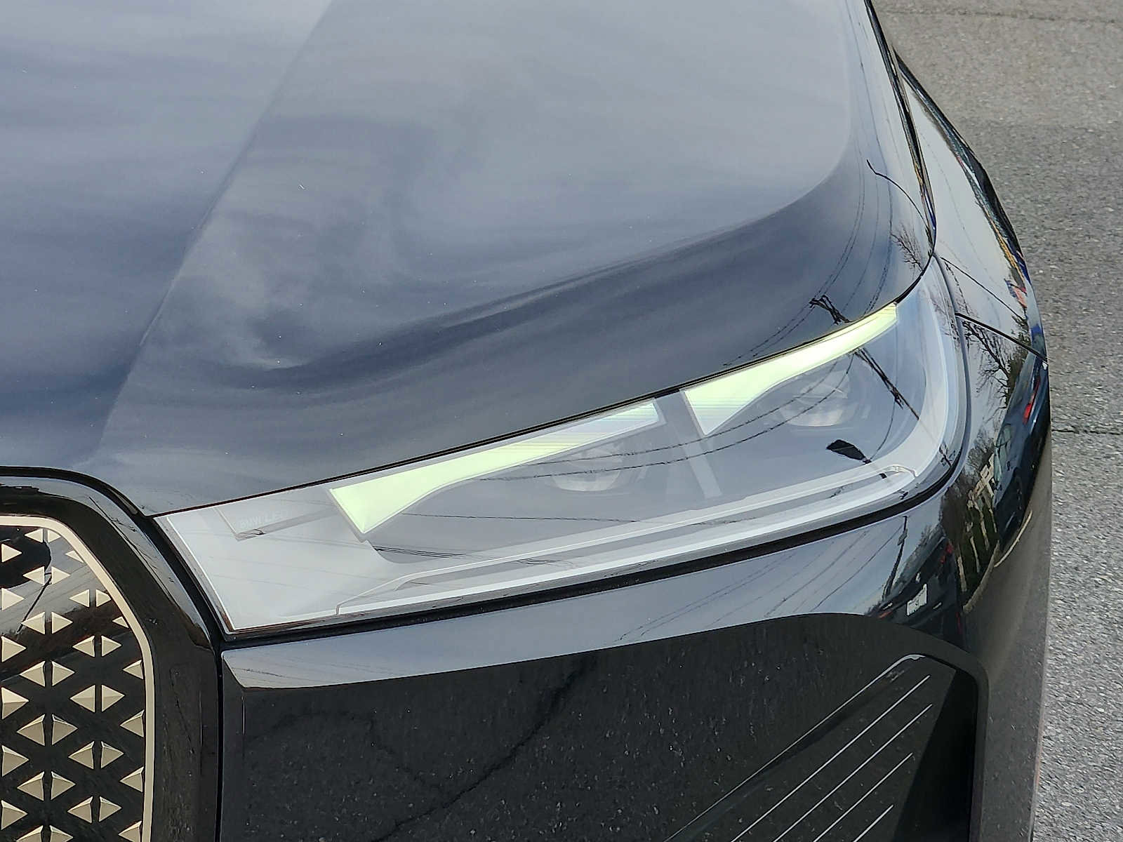 Used 2023 BMW iX xDrive50 w/ Ultimate Package 2 image 9