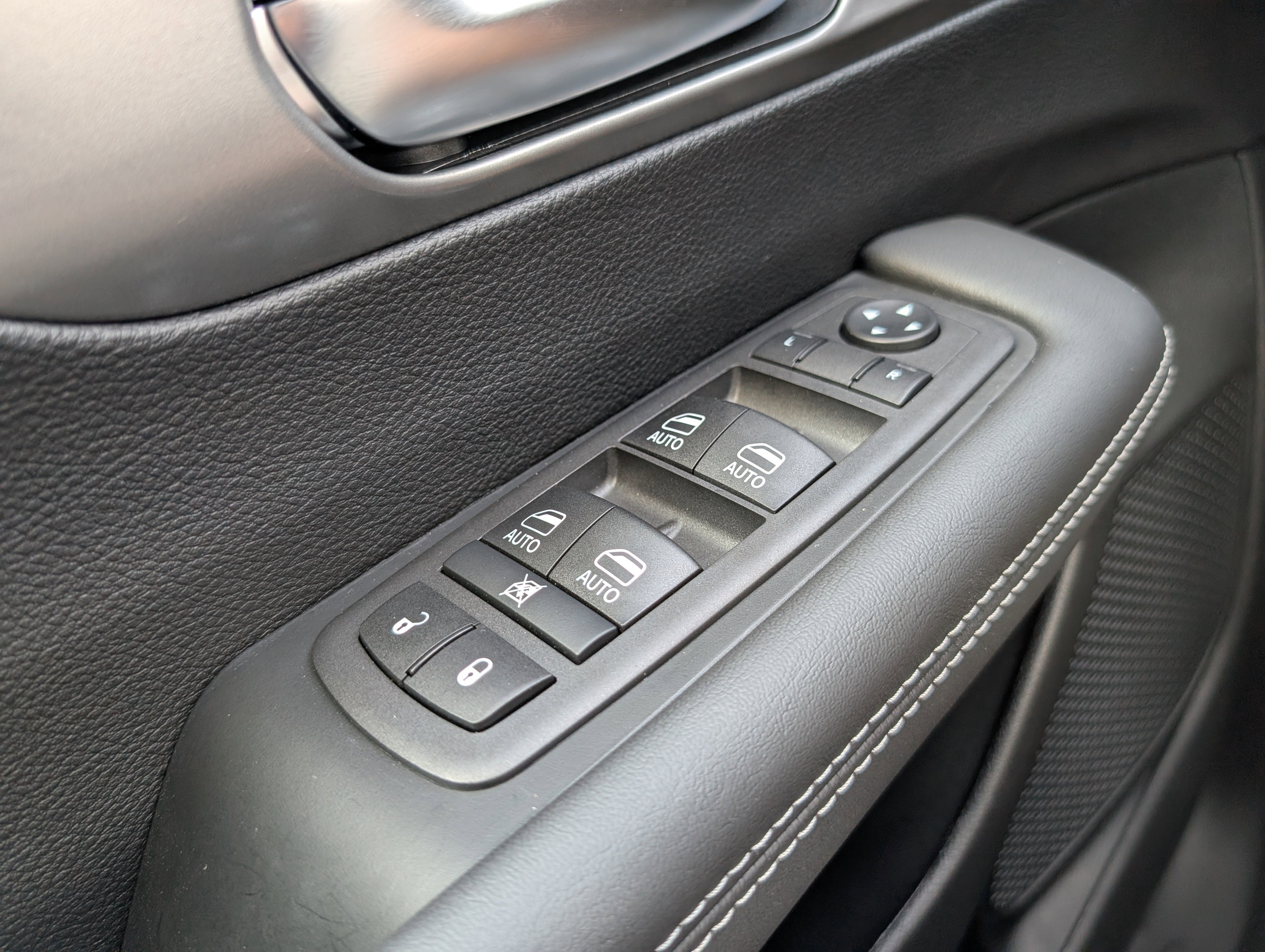 New 2026 Chrysler Voyager LX image 17