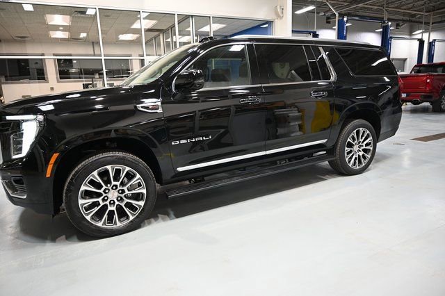 New 2026 GMC Yukon XL Denali w/ Denali Reserve Package image 9