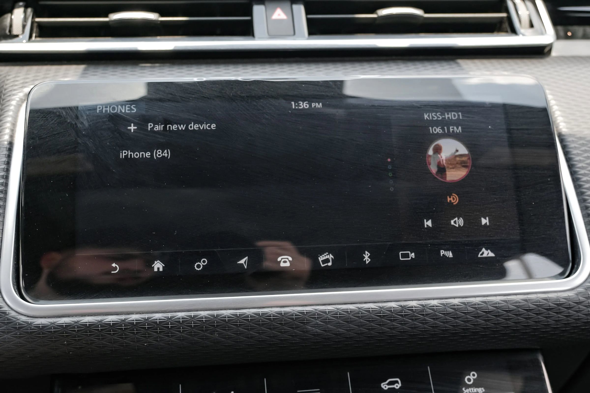 Used 2018 Land Rover Range Rover Velar R-Dynamic SE image 27