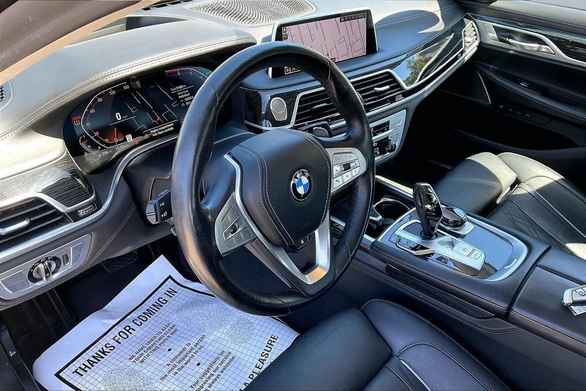 Used 2022 BMW 750i xDrive w/ Executive Package AWD/4WD image 17
