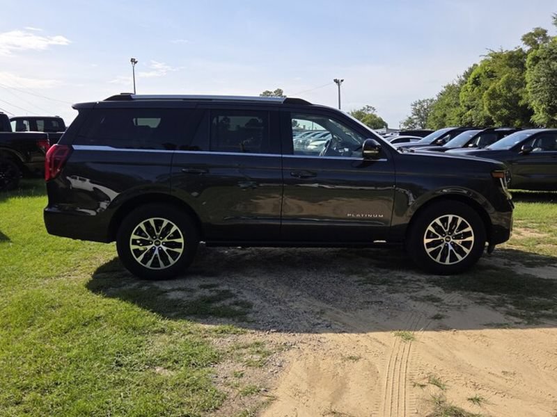 Used 2025 Ford Expedition Platinum AWD/4WD image 15