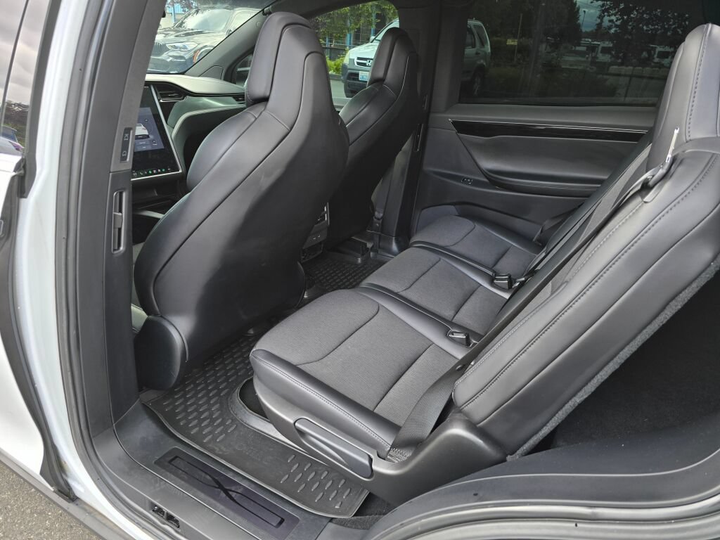 Used 2018 Tesla Model X 75D AWD/4WD image 16