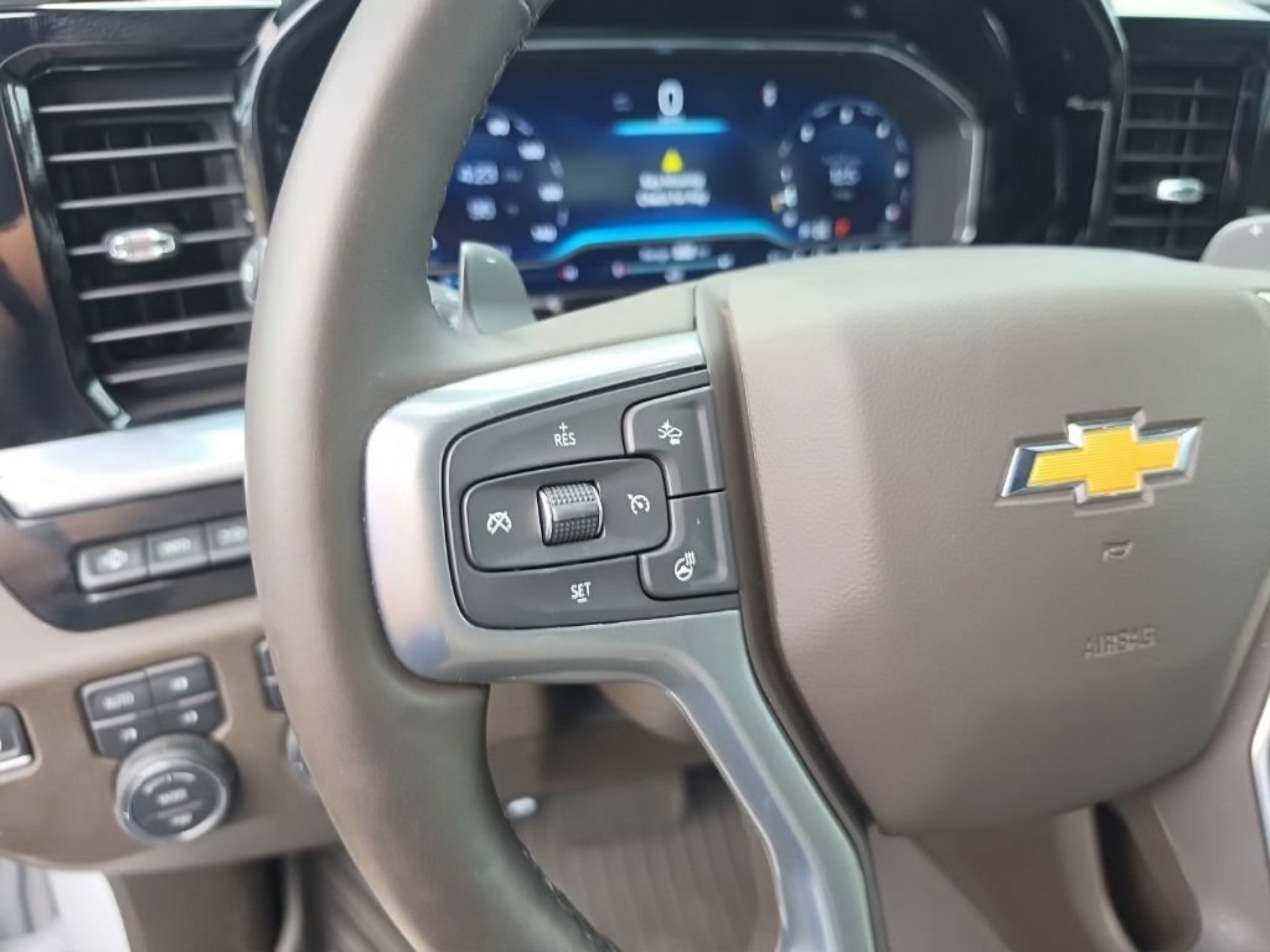 Used 2024 Chevrolet Silverado 1500 LTZ AWD/4WD image 14