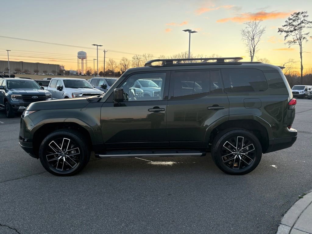 Used 2024 Lexus GX 550 image 6