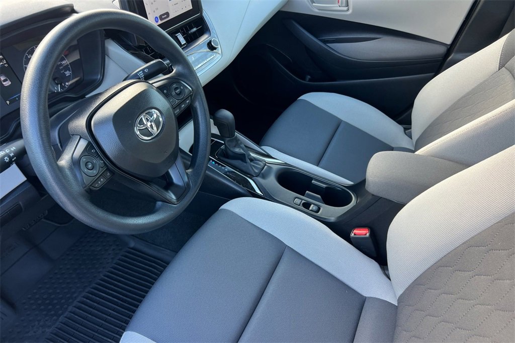 Certified 2025 Toyota Corolla LE image 9