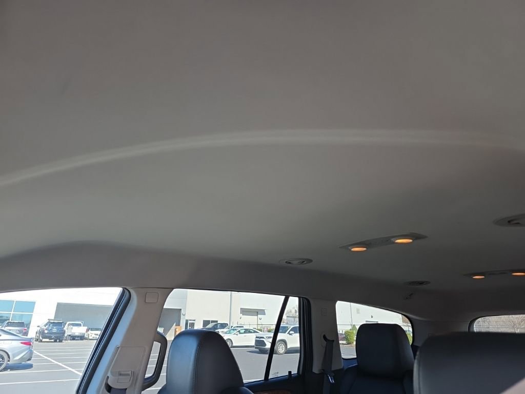 Used 2011 Buick Enclave CXL image 24