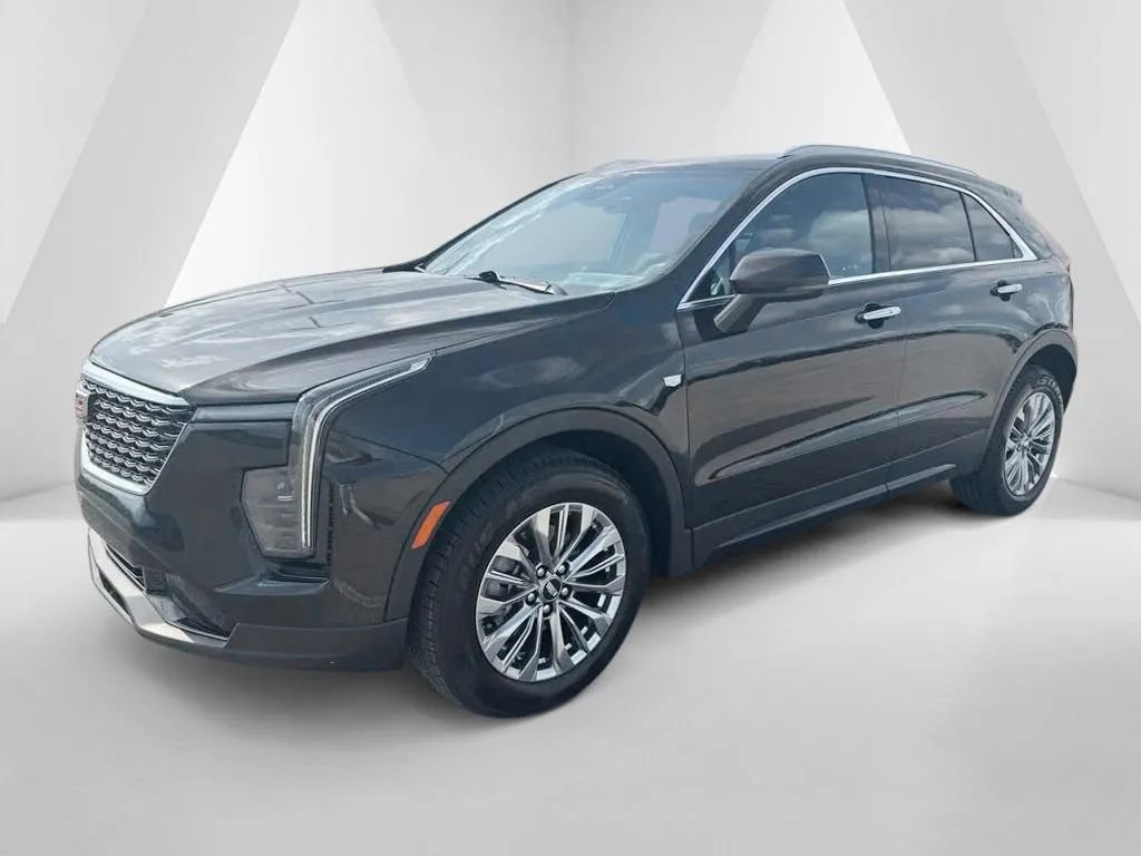 Used 2024 Cadillac XT4 Premium Luxury image 3