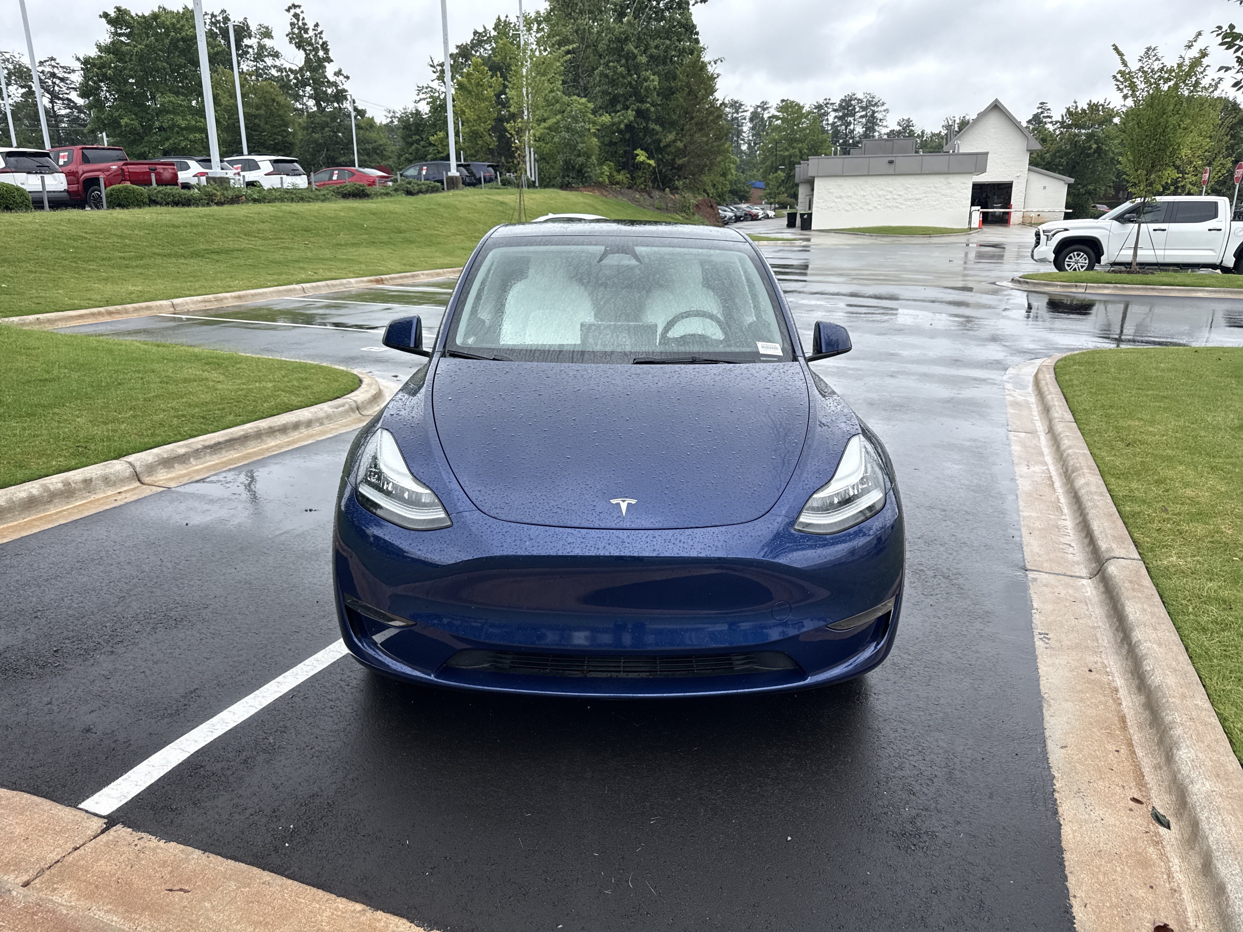 Used 2023 Tesla Model Y Long Range AWD/4WD image 3