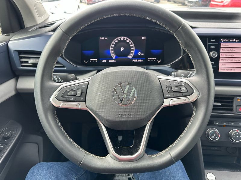 Used 2022 Volkswagen Taos SE w/ Panoramic Sunroof Package AWD/4WD image 20