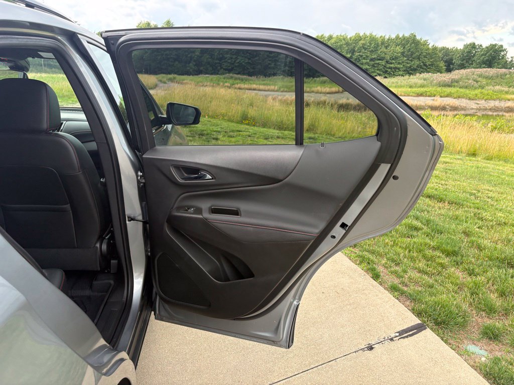 Used 2024 Chevrolet Equinox RS FWD image 32
