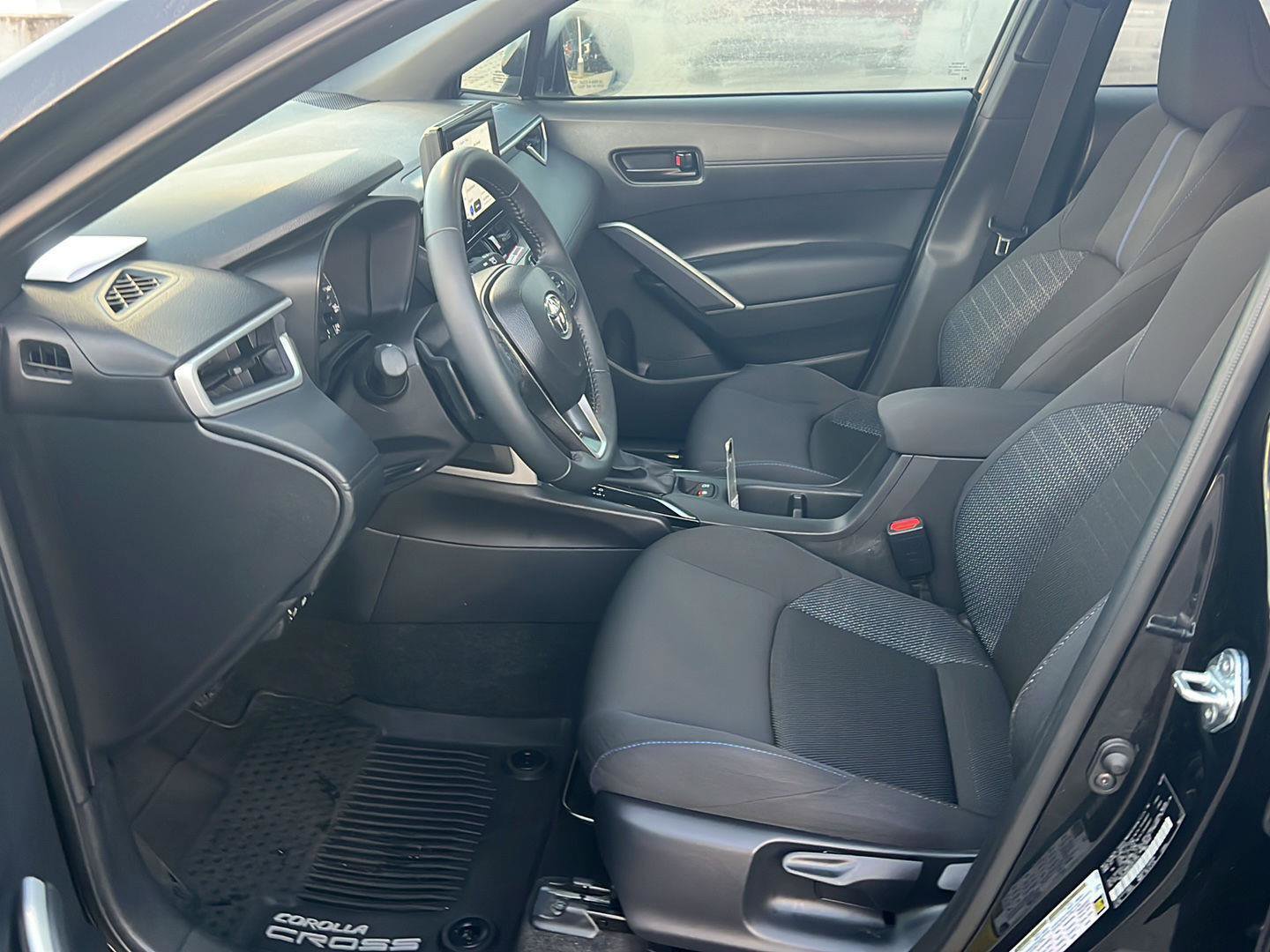 Used 2025 Toyota Corolla Cross AWD Hybrid image 10