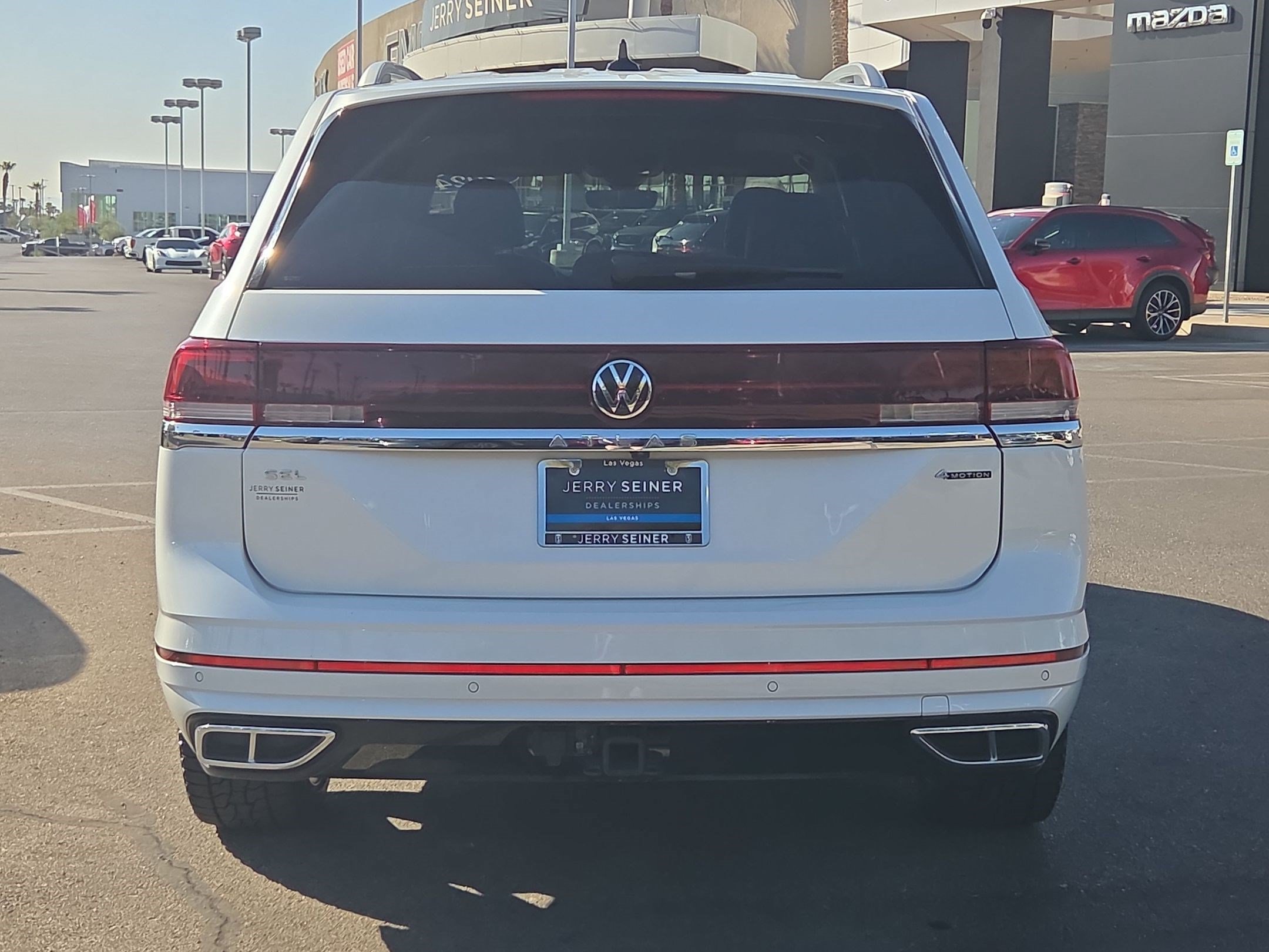 Used 2024 Volkswagen Atlas SEL Premium R-Line AWD/4WD image 4