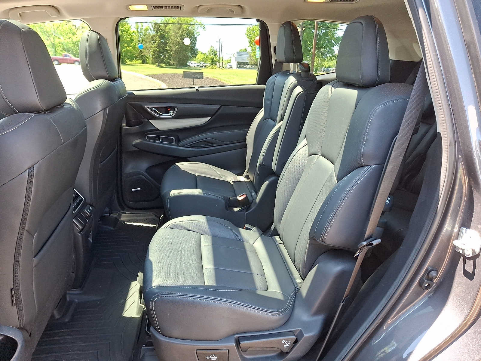 Used 2022 Subaru Ascent Limited w/ Technology Package AWD/4WD image 8