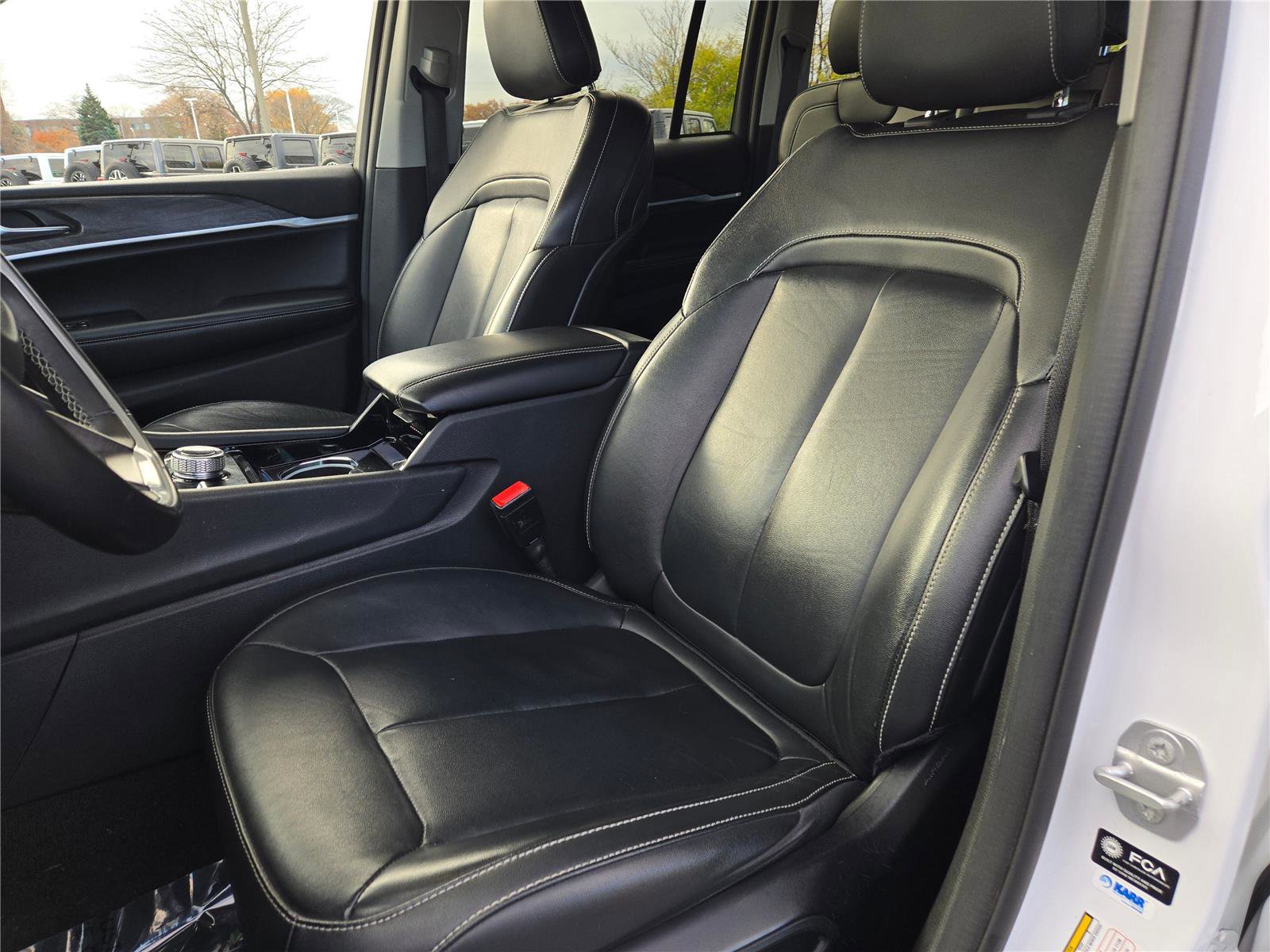 Certified 2022 Jeep Grand Cherokee Limited image 28