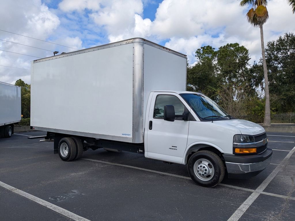 New 2025 Chevrolet Express 4500 Extended w/ Power Convenience Package video 2