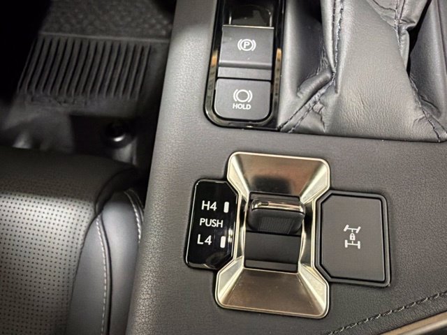 Used 2025 Lexus GX 550 w/ Accessory Package (2T) AWD/4WD image 43