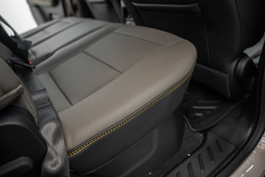 New 2026 Chevrolet Colorado ZR2 w/ Midnight Edition AWD/4WD image 42