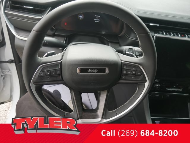 Certified 2024 Jeep Grand Cherokee Limited AWD/4WD image 29