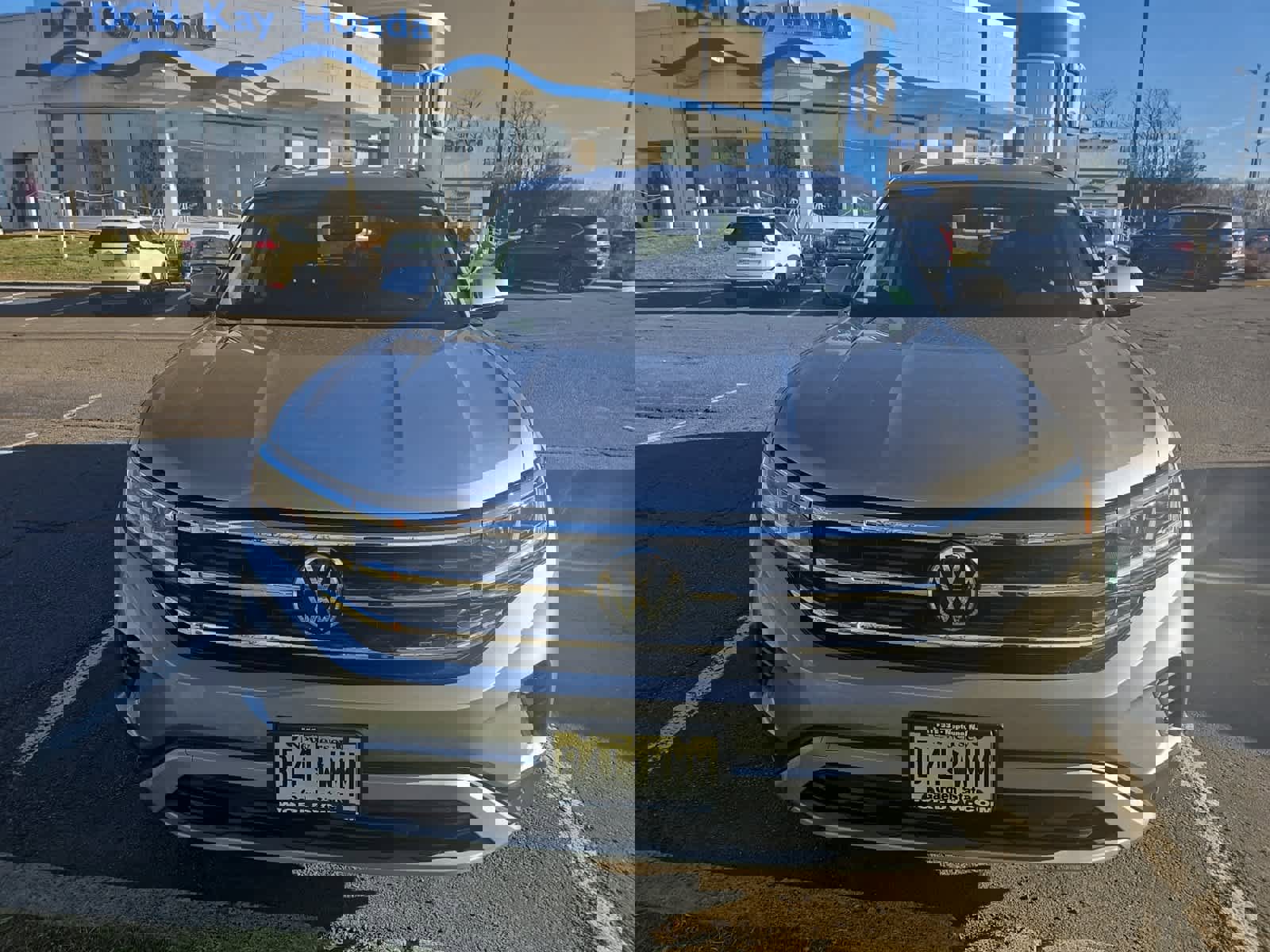 Used 2022 Volkswagen Atlas SE image 2