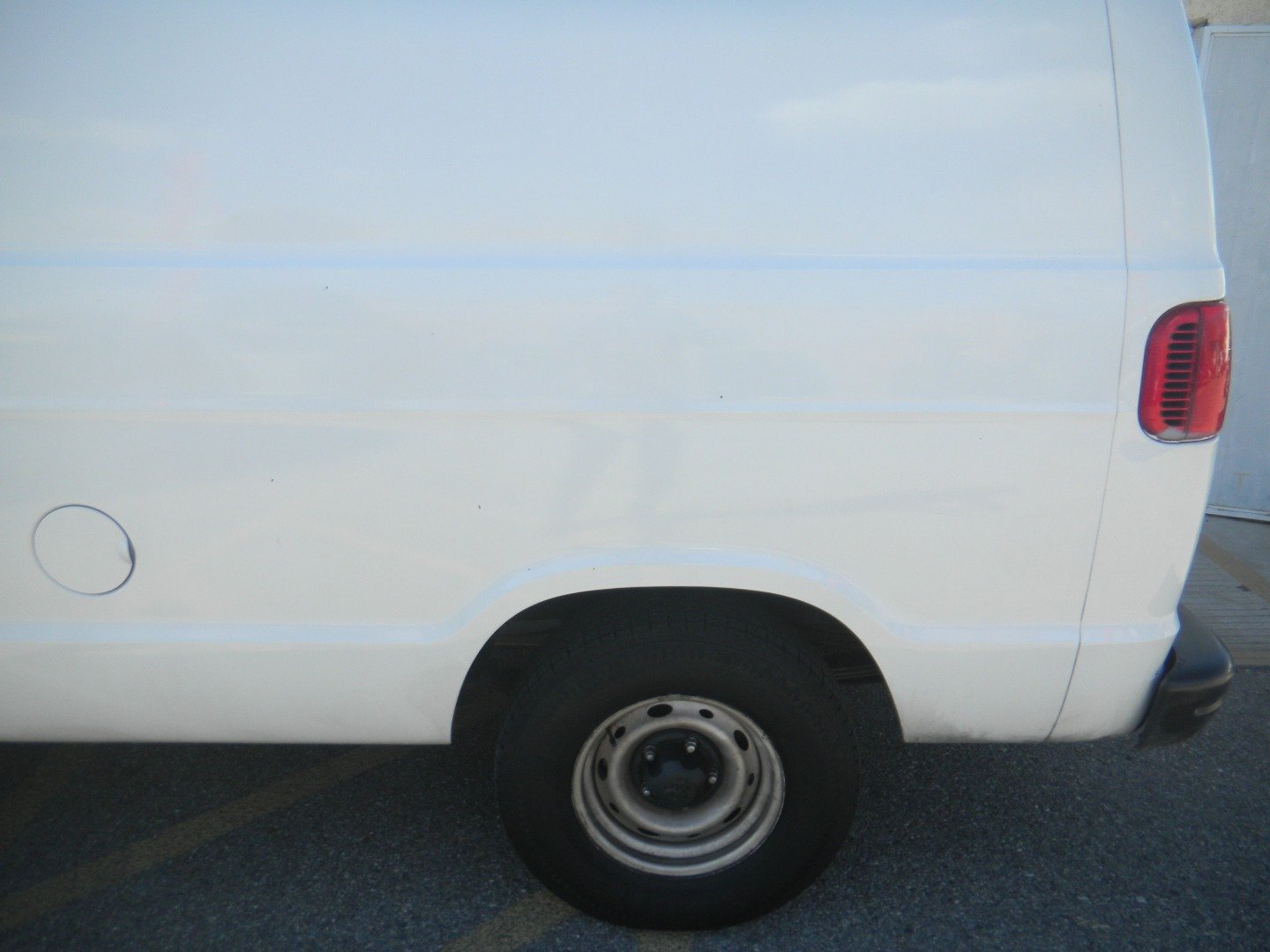 Used 2000 Dodge B1500 RWD image 9