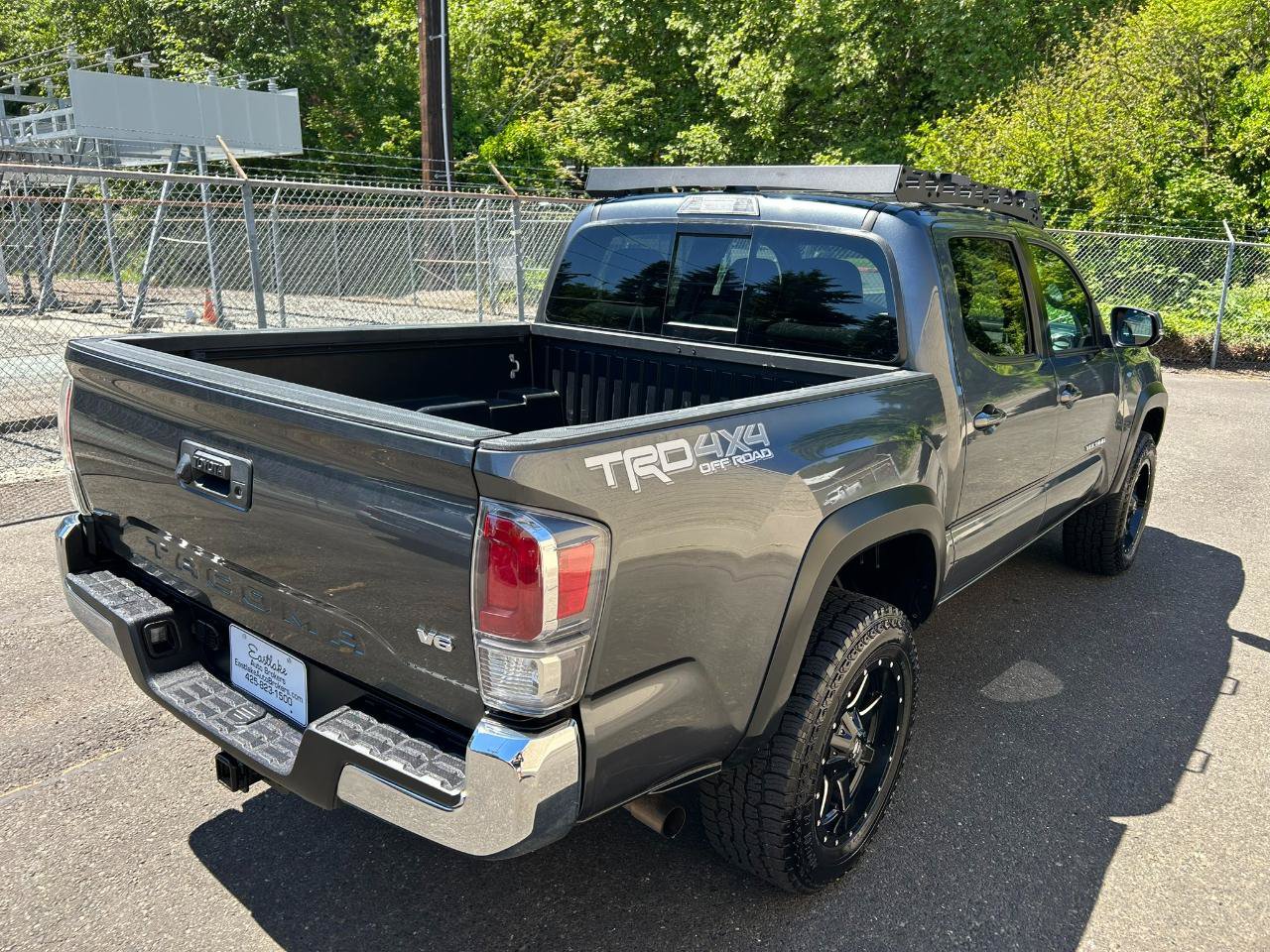 Used 2022 Toyota Tacoma TRD Off-Road AWD/4WD image 5