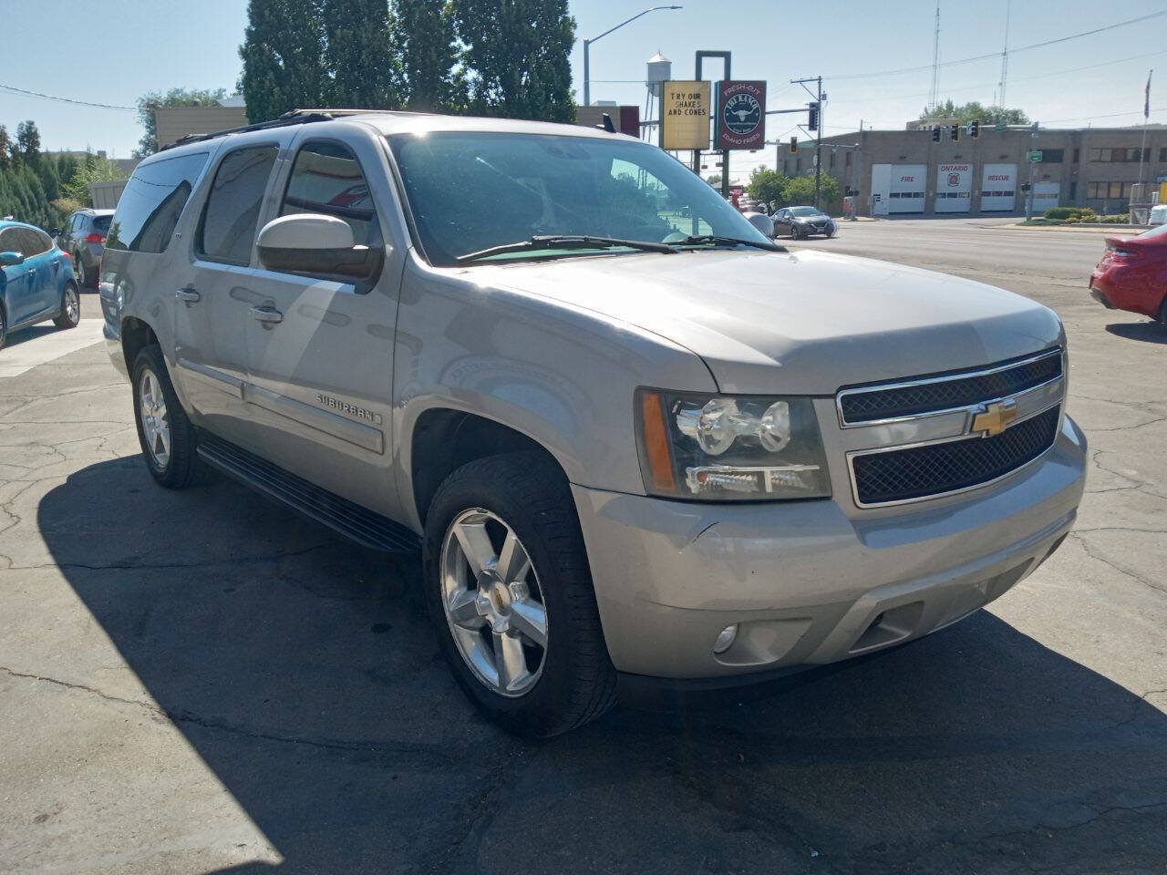 Used 2007 Chevrolet Suburban LTZ w/ LTZ Preferred Equipment Group AWD/4WD image 7