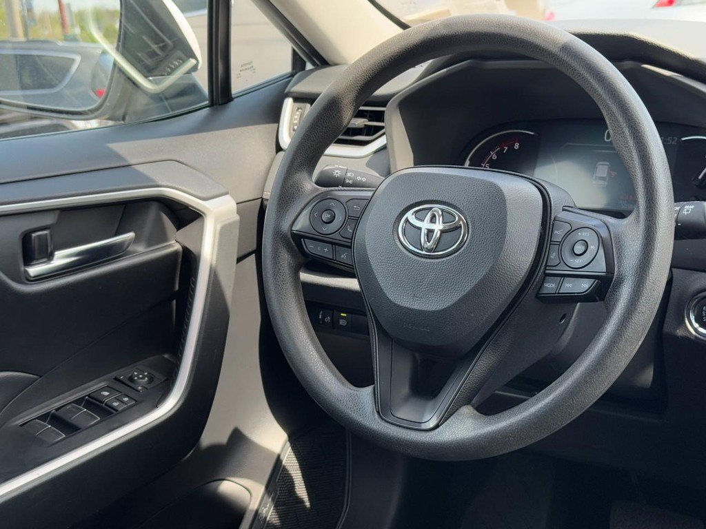 Used 2024 Toyota RAV4 XLE FWD image 14