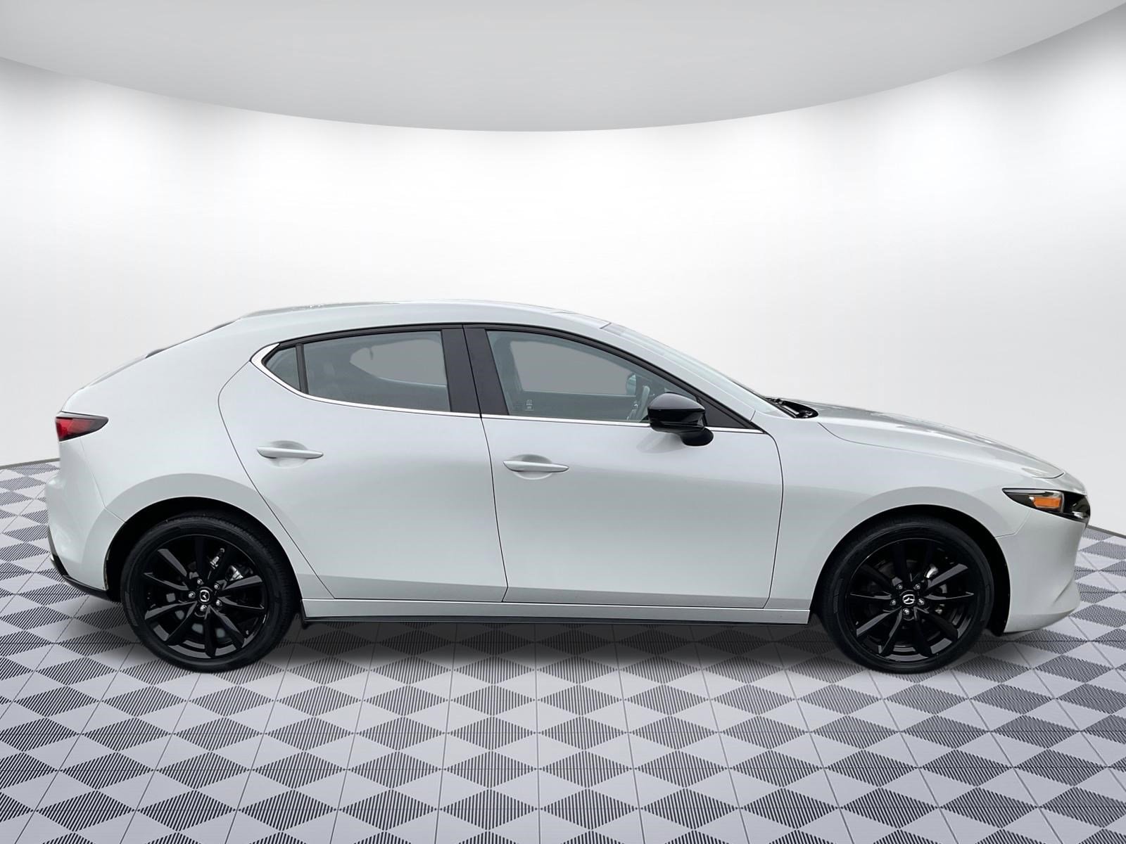 Used 2024 MAZDA MAZDA3 s FWD image 2