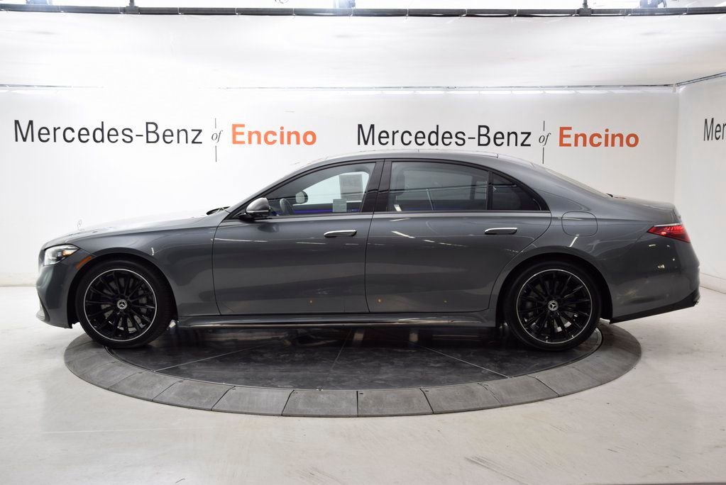 Used 2025 Mercedes-Benz S 580e 4MATIC Sedan image 3