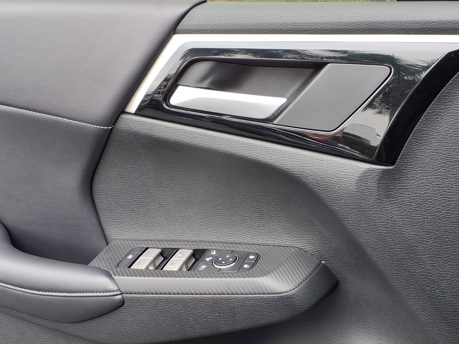 Used 2024 Mitsubishi Outlander SE image 28