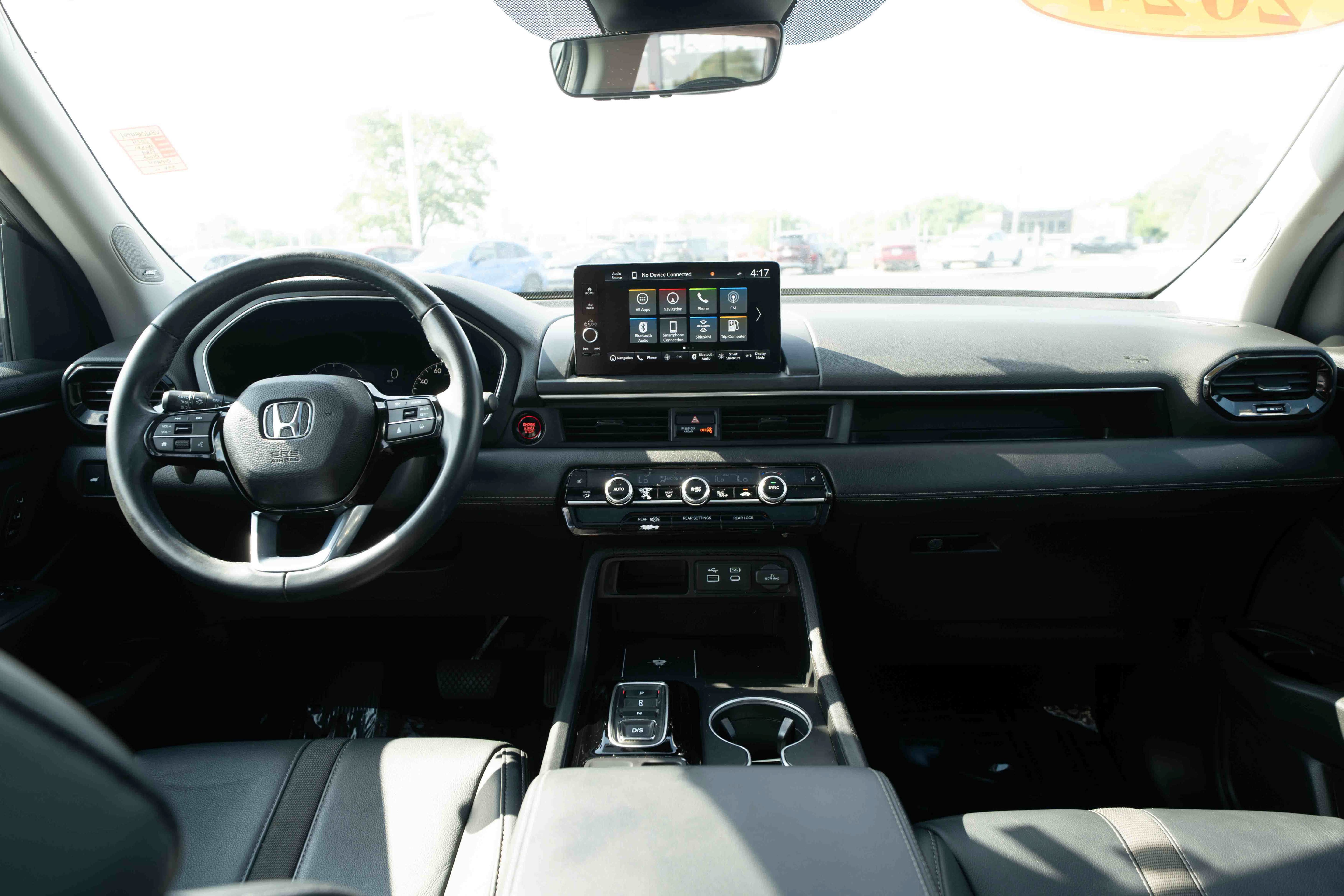 Used 2024 Honda Pilot Touring image 20